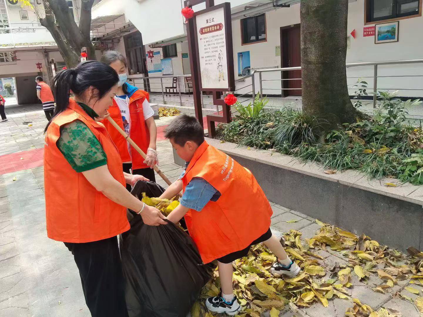 点滴行动，汇聚大爱